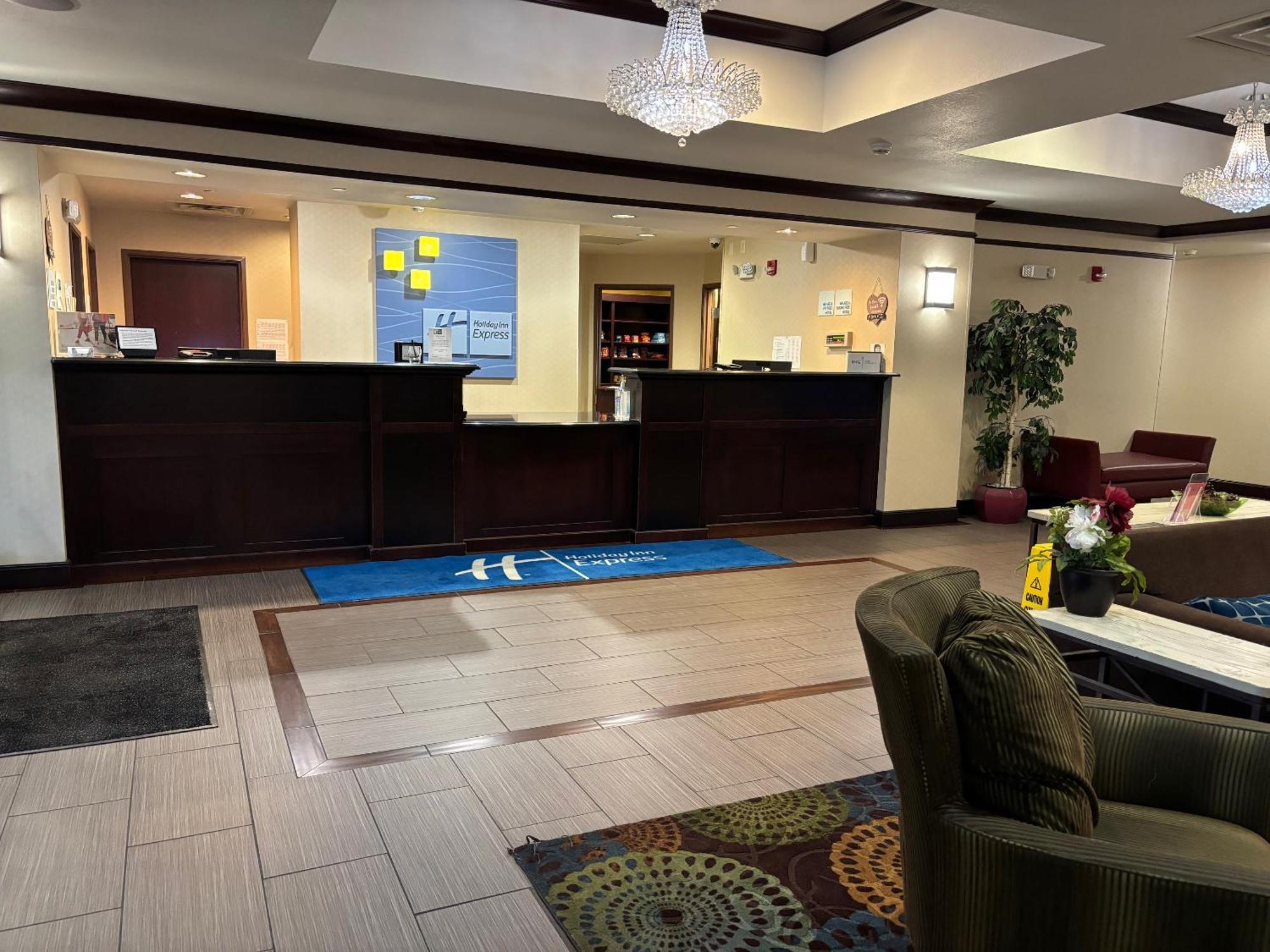 Holiday Inn Express Belle Vernon Exterior photo